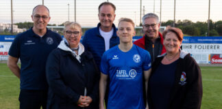 Mit dem Start in der Regionalliga prangt "Tafel Niederberg" auf den Trikots der "Blauen". Foto: SSVg Velbert