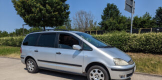 Polizei in Langenfeld zieht Van aus dem Verkehr Der aus dem Verkehr gezogene, 19 Jahre alte Ford Galaxy. Foto: Polizei