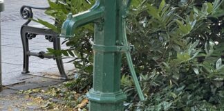 Die Trinkwasserpumpe an der Lintorfer Straße ist defekt, soll aber nach dem Willen der CDU-Fraktion repariert werden. Foto: CDU-Fraktion Ratingen