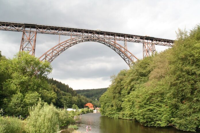 Die Müngstener Brücke ist das Ziel der Tour. Foto: pixabay