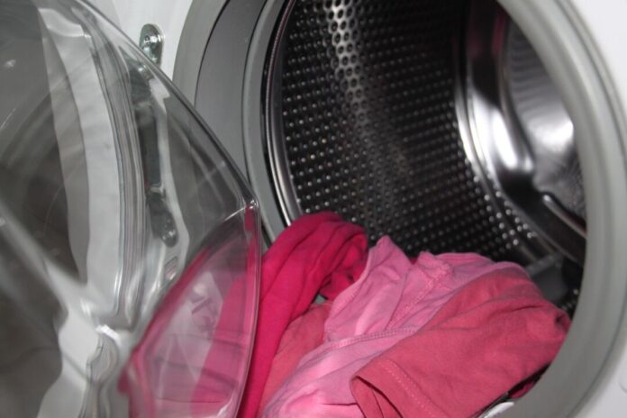 Wäsche in einer Waschmaschine. Foto: pixabay