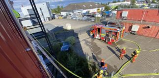 Unter anderem die Rettung von Verletzten aus schwierigen Lagen übte die Heiligenhauser Feuerwehr. Foto: Feuerwehr Heiligenhaus