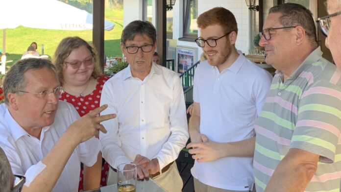 Wülfraths Bürgermeister Rainer Ritsche (l.) war zu Gast bei der SPD Wülfrath. Foto: SPD