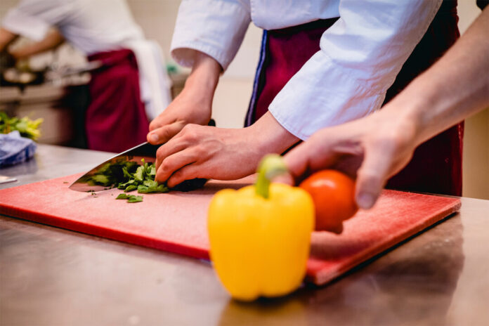 Gewerkschaft: Gastro-Profis sollen künftig „Start-Lohn“ von 3.000 Euro bekommen. Foto: NGG/Tobias Seifert