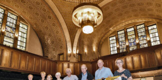Freude über den bevorstehenden Tag des Denkmals: Hier die Velberter Akteure beim Gruppenbild in der Christuskirche. Foto: Mathias Kehren