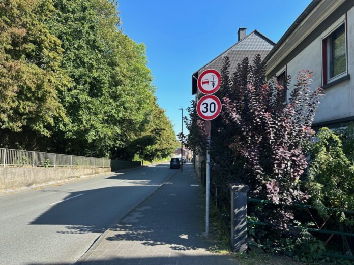 Zwischen Berliner -und Lutterbecker Straße dürfen Radfahrende bergab auf der Nordstraße nicht mehr von Autos überholt werden. Foto: Kreisstadt Mettmann