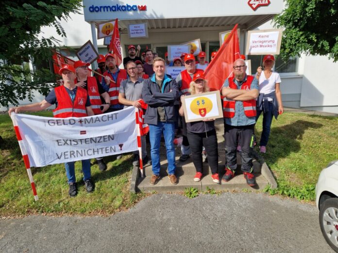 Vor Ort protestierten die Akteure für den Standorterhalt. Foto: IG Metall Velbert