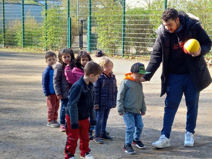 Ballsport wird im Kinder- und Familienzentrum Kirchendelle großgeschrieben. Foto: Kreisstadt Mettmann