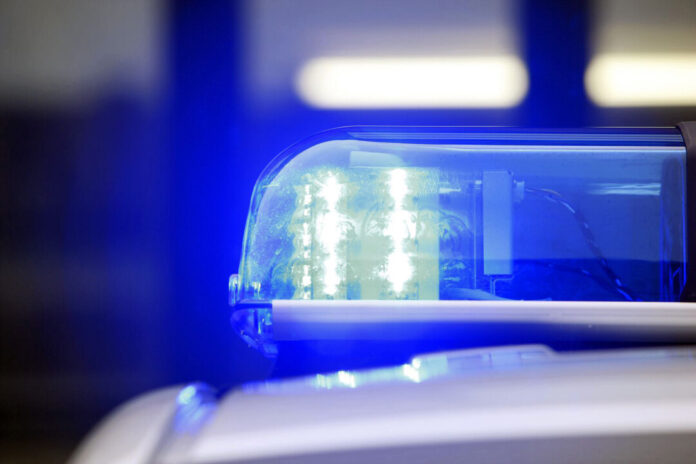 Symbolbild Die Polizei sucht nach den Tätern, die einen Geldautomaten im "Marktkarree" aufgebrochen haben. Symbolbild: Polizei