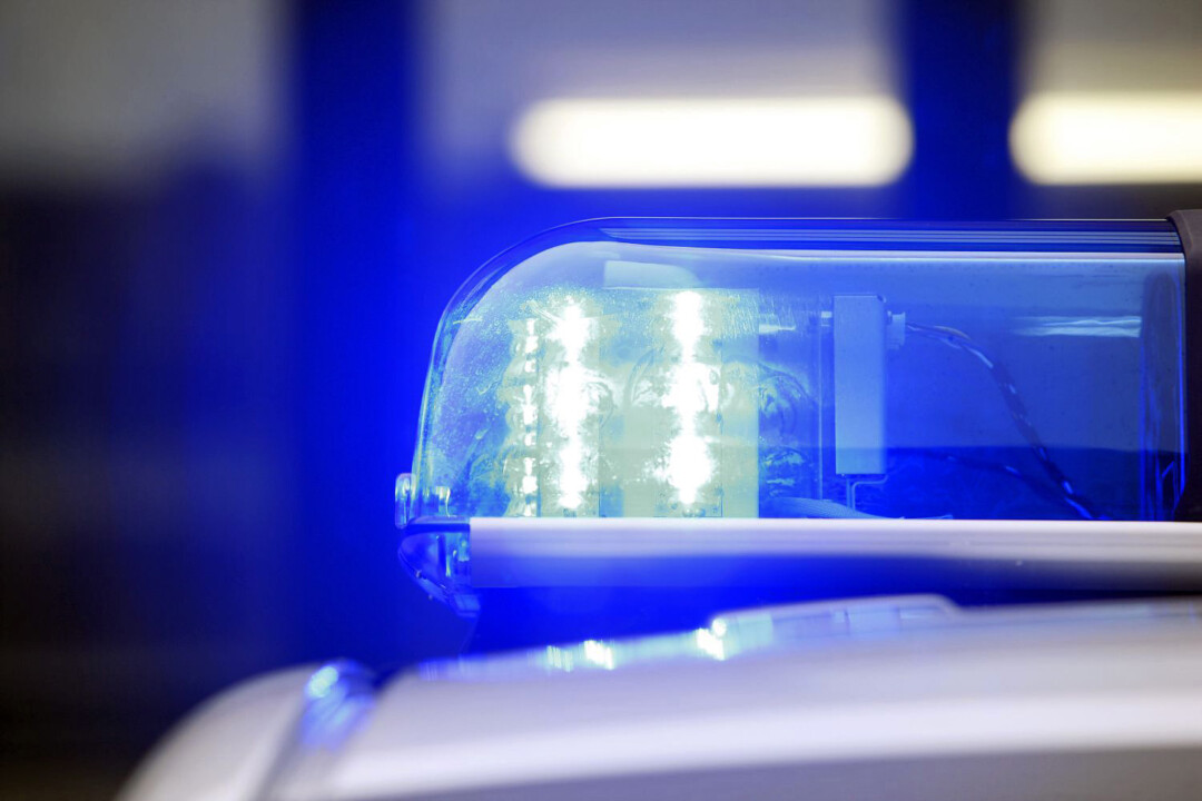 Die Polizei sucht nach den Tätern, die einen Geldautomaten im "Marktkarree" aufgebrochen haben. Symbolbild: Polizei