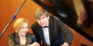 Im Medienzentrum gastiert das Klavier-Duo Daniela Schwarz und Heinz-Jacob Spelmans. Foto: Veranstalter