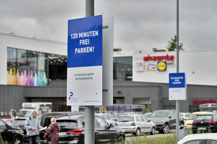 Erst seit Kurzem werden auf dem Parkplatz am Forum-Hitzbleck Gebühren für Langzeit-Parker fällig. Foto: Mathias Kehren