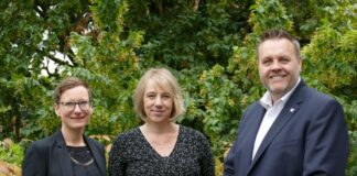 Anne Rillig (Leiterin Krebsberatung), Katja Schenk (Beraterin), Jens Lübbe (Geschäftsführer PariSozial Essen). Foto: PariSozial