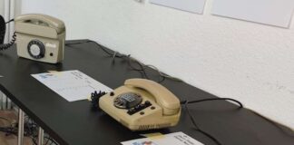 Früher Hightech, heute Fundstück: Alte Telefone. Foto: WIR