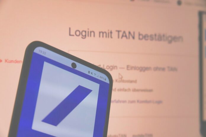 Kundinnen und Kunden verschiedener Banken erhalten aktuell Fake-Mails von Betrügern. Foto: Volkmann