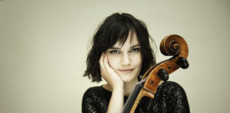 Die Cellistin Raphaela Gromes spielt in Essen. Foto: wildundleise