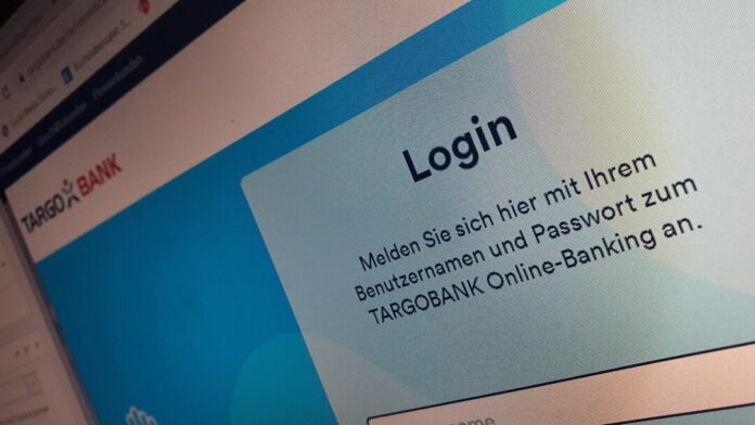 Ein sicherer Weg, um den Status des eigenen Kontos zu überprüfen, führt über die offizielle Webseite des Geldinstituts. Foto: Volkmann