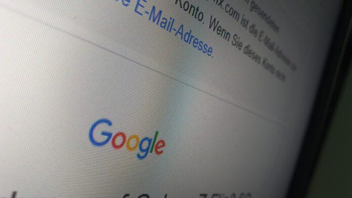 Schon auf den ersten Blick wird deutlich, dass sich das Logo in der E-Mail vom echten Google-Logo (Foto) deutlich unterscheidet. Foto: Volkmann