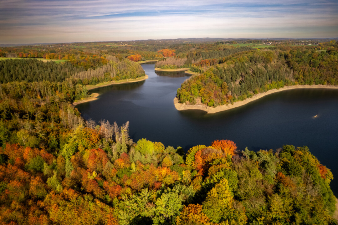 Der Herbst lockt mit bunten Farben und der schönen Natur. Foto: Holge Hage/Das Bergische