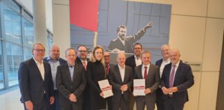 Aktive des Aktionsbündnisses haben den Kanzler Olaf Scholz getroffen. Foto: „Aktionsbündnis Für die Würde unserer Städte“