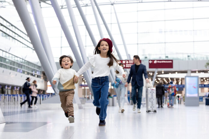 Der Flughafen Düsseldorf lädt zum Aktionstag für Groß und Klein. Foto: Flughafen Düsseldorf / Andreas Wiese