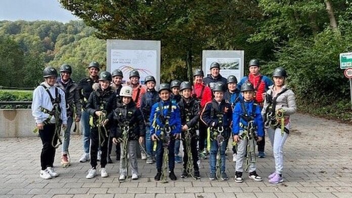Für die Ausflugsgruppe ging es zur Müngstener Brücke. Foto: privat