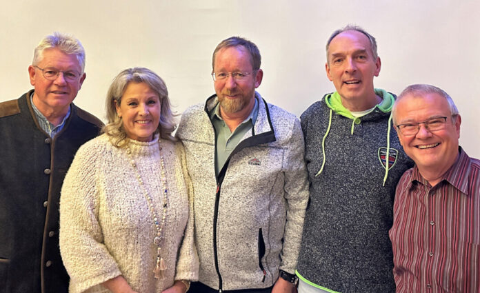 Neue und wiedergewählte Vorstandsmitglieder der Skifreunde (v.l.) Frank Richter, Conny Breiden, Siegfried Lindemann, Ulf Wach und Horst Hillebrand. Foto: privat
