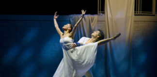 Die Essener Aalto-Compagnie zeigt das Ballett nach Shakespeares berühmter Liebestragödie. Foto: Bettina Stöß