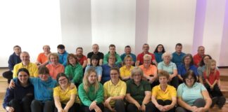 Der Rhythmus-Chor Velbert-Neviges zusammen mit dem Rhythmus-Parenten-Chor Neviges bei einem Intensivprobenwochende im Musikbildungszentrum Schmallenberg Bad Fredeburg. Foto: privat