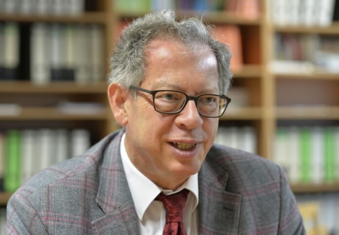 Professor Roland Sturm ist Politologe der Friedrich-Alexander-Universität. Foto: Harald Sippel