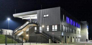 In der oberen Etage des Stadions Velbert befindet sich der Skyroom. Foto: Mathias Kehren