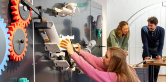 An mehreren Abenden darf getüftelt werden in der Textilfabrik Cromford. Foto: LVR-ZBM/Stefan Arendt