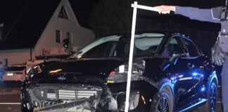 Der Ford Puma wurde bei dem Unfall erheblich beschädigt und war nicht mehr fahrbereit. Foto: Polizei