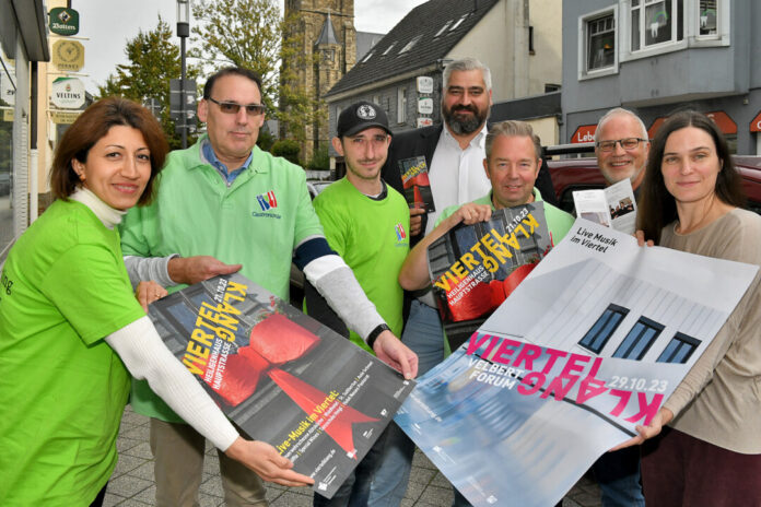 Der Stadtmarketingarbeitskreis Gastronomie hat gemeinsam mit André Saar (Stadtmarketing Heiligenhaus) und Anja Frantzel (Kulturloewen) den Viertel-Klang vorgestellt. Foto: Mathias Kehren