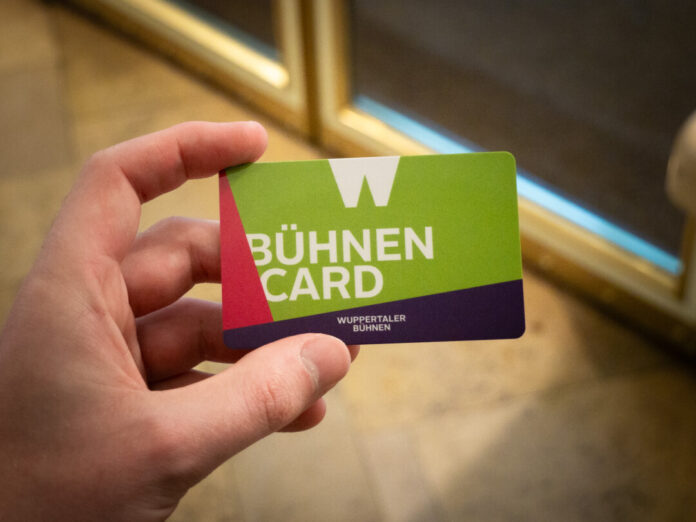 Die Bühnen-Card kostet 29 Euro für eine Spielzeit. Foto: Wuppertaler Bühnen