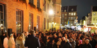 Der Weihnachtsmarkt in Düsseldorf läuft. Foto: D.Live