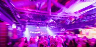 Die Manege Lintorf bittet am 2. Dezember zum weihnachtlichen Elterntanz. Foto: Maik Grabosch