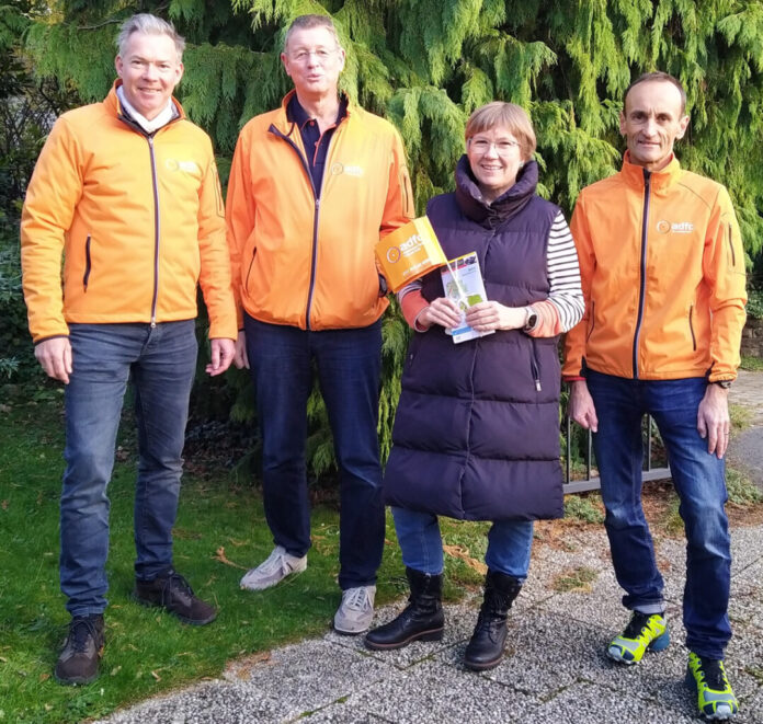 Sie begrüßten mit Ulrike Firnhaber 300. Mitglied beim Mettmanner ADFC: Markus Schwarz, Michael Niklas und Jens Reiter. Foto: ADFC ME