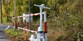 Der Ghost E-Scooter erinnert nun als Mahnmal an den im September verstorbenen 48-Jährigen. Foto: Polizei