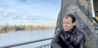 Der preisgekrönte Autor Horst Eckert stellt am 29. November sein neues Buch „Die Macht der Wölfe“ vor. Foto: Veranstalter