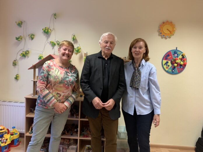 Rita Marketa Trudslev, Vorstandsvorsitzende des KSB, mit Hans Kraft vom Lions-Club Ratingen und Kornelia Schröder (KSB). Foto: privat
