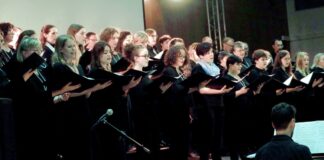 Der Chor "Vocal Delight" auf der Bühne in Mettmann. Foto: Chor
