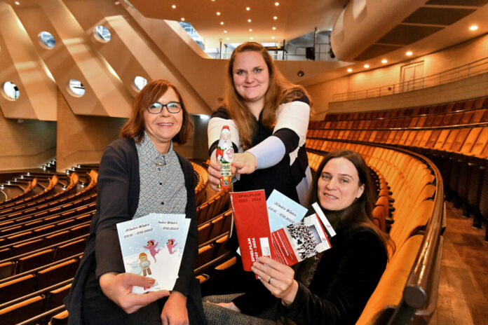 Judith Stankovic, Linda Brücher und Anja Franzel haben das Velberter Kulturprogramm im Dezember vorgestellt. Foto: Mathias Kehren