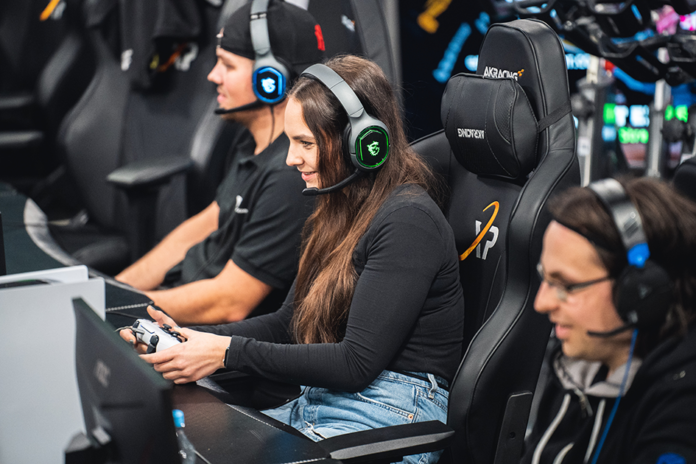 Auf dem virtuellen Rasen haben sich die Teams gemessen. Foto: E-Sport Manager