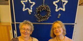 Elke Jäger mit Treff-Leiterin Cornelia Schillig. Foto: Stadt Ratingen