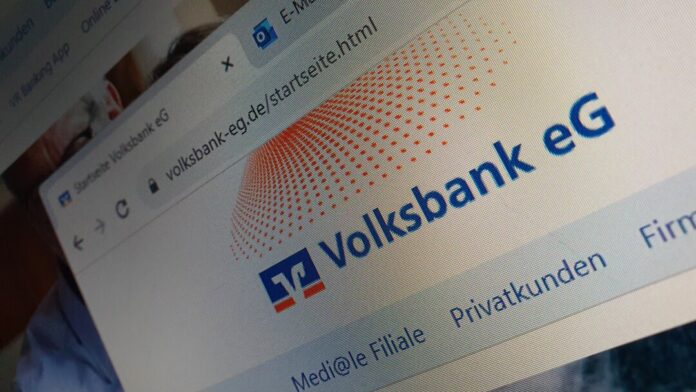 Wer Bankdaten überprüfen möchte, sollte das ausschließlich über die offiziellen Kanäle der Volksbank tun. Foto: Volkmann