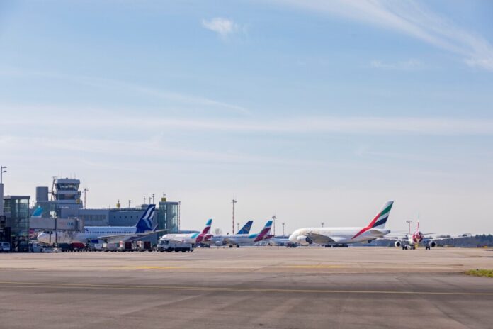 Flughafen Düsseldorf Am Airport erwartet man die letzte Reisewelle des Jahres. Foto: Andreas Wiese / Flughafen Düsseldorf