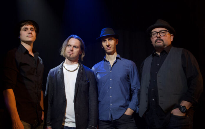 Die Band "Clapton Experience" spielt Hits von Eric Clapton in Langenberg. Foto: Veranstalter