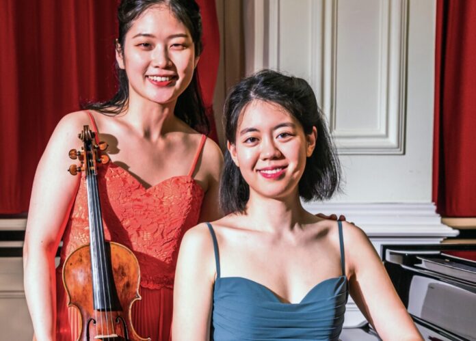 Hyesook Lee (Violine) und Jungmin Lee (Piano) spielen in Heiligenhaus. Foto: Veranstalter