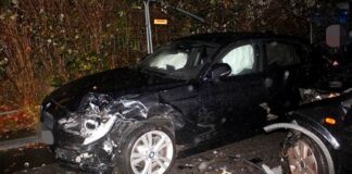 Die bei dem Crash in Ratingen beschädigten Autos. Foto: Polizei